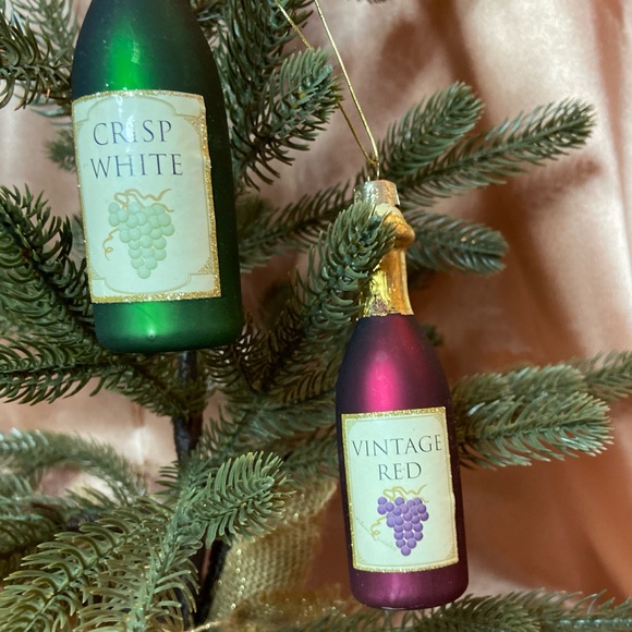 Wine and Rose Lover’s Bottle Ordainment Set - Picture 5 of 9